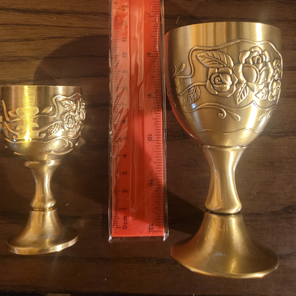 Elegant Gold Floral Goblet Set